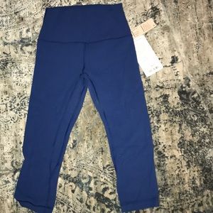 Brand new never been worn lulu lemon align crops